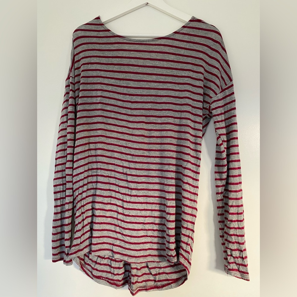 Slouchy drop shoulder knit long sleeve with low twist back detail